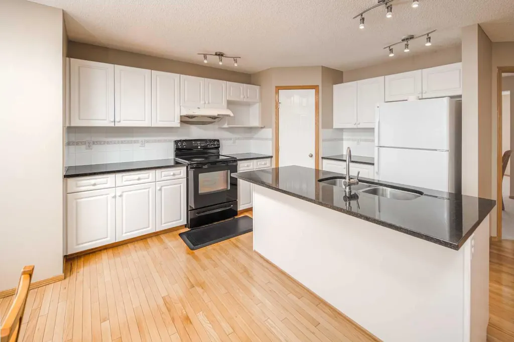 110 Hampstead Rise NW Calgary AB T3A 6B5