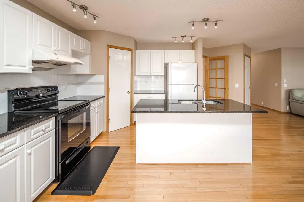 110 Hampstead Rise NW Calgary AB T3A 6B5