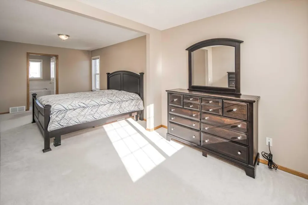 110 Hampstead Rise NW Calgary AB T3A 6B5