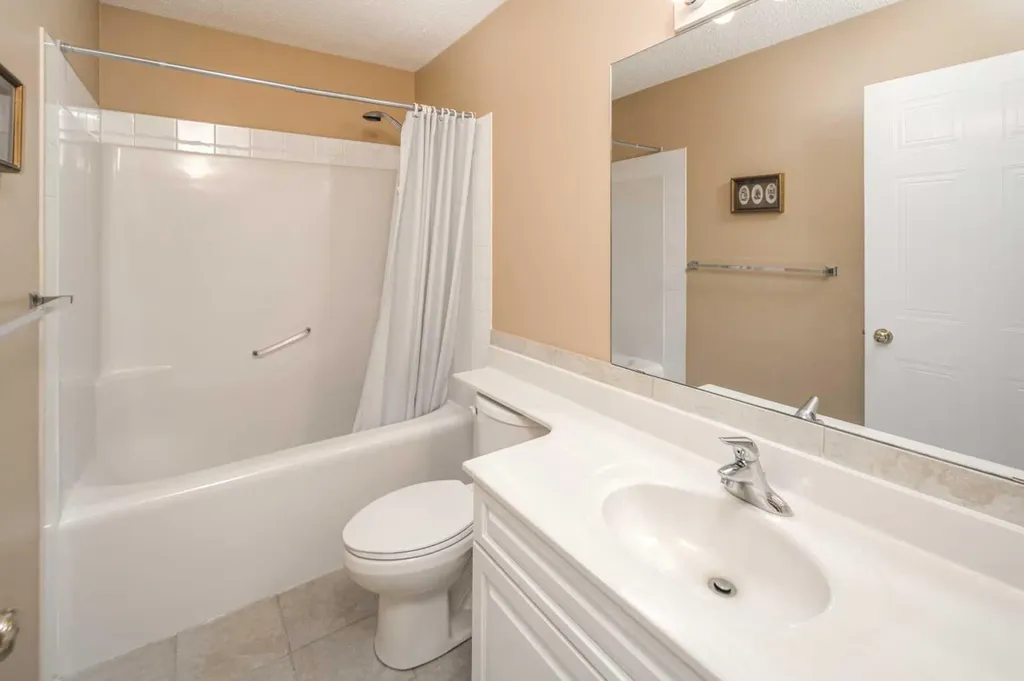 110 Hampstead Rise NW Calgary AB T3A 6B5