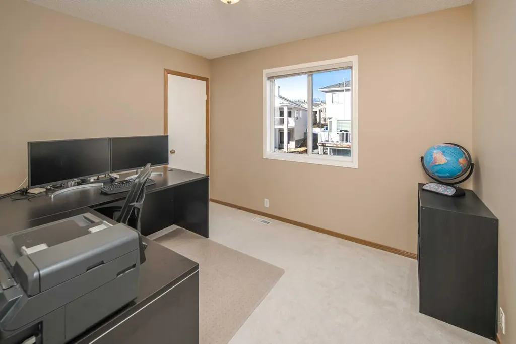 110 Hampstead Rise NW Calgary AB T3A 6B5