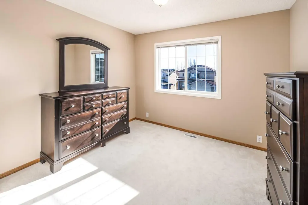 110 Hampstead Rise NW Calgary AB T3A 6B5