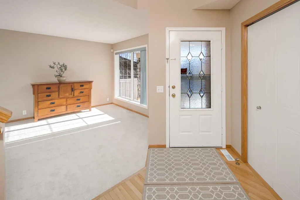 110 Hampstead Rise NW Calgary AB T3A 6B5