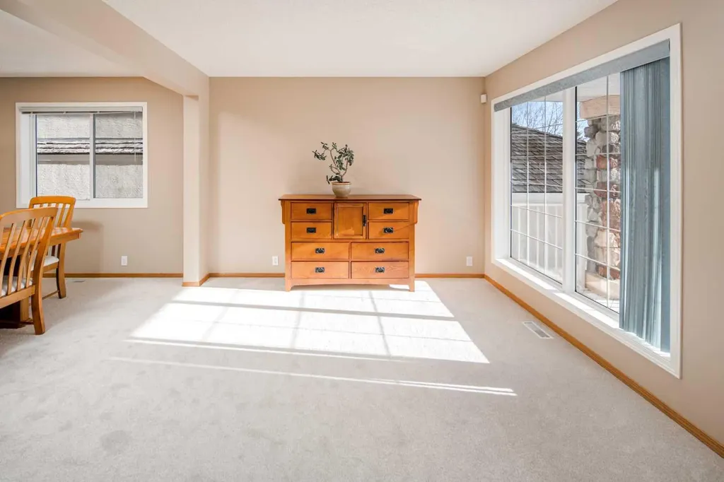 110 Hampstead Rise NW Calgary AB T3A 6B5