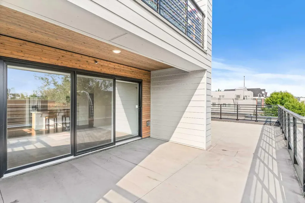 120 18 Avenue SW Calgary AB T2S3H5