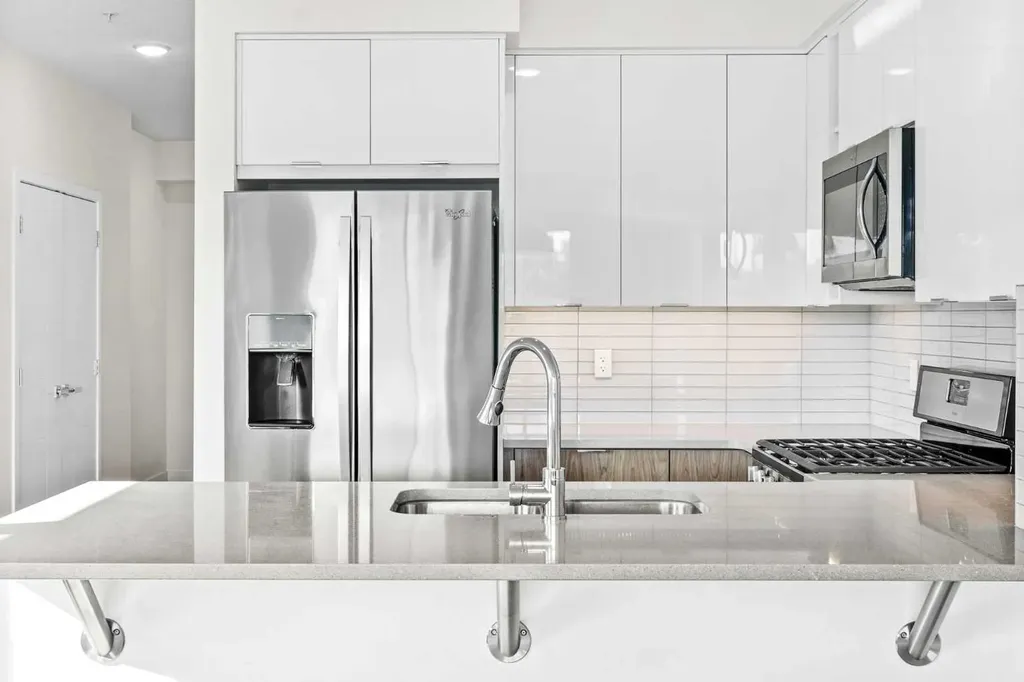 120 18 Avenue SW Calgary AB T2S3H5