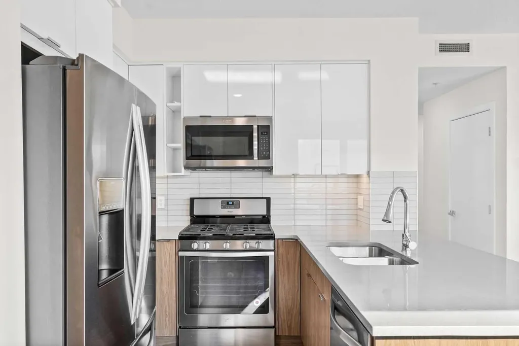 120 18 Avenue SW Calgary AB T2S3H5