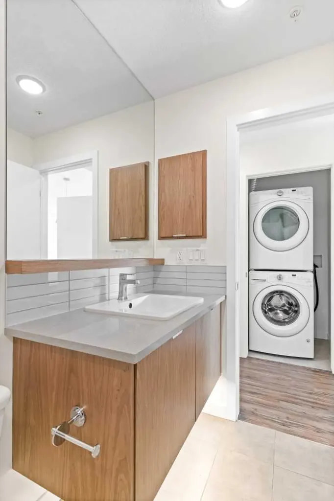 120 18 Avenue SW Calgary AB T2S3H5