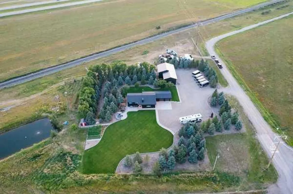 223001 Twp 9-2 Coalhurst AB T0L 0V0