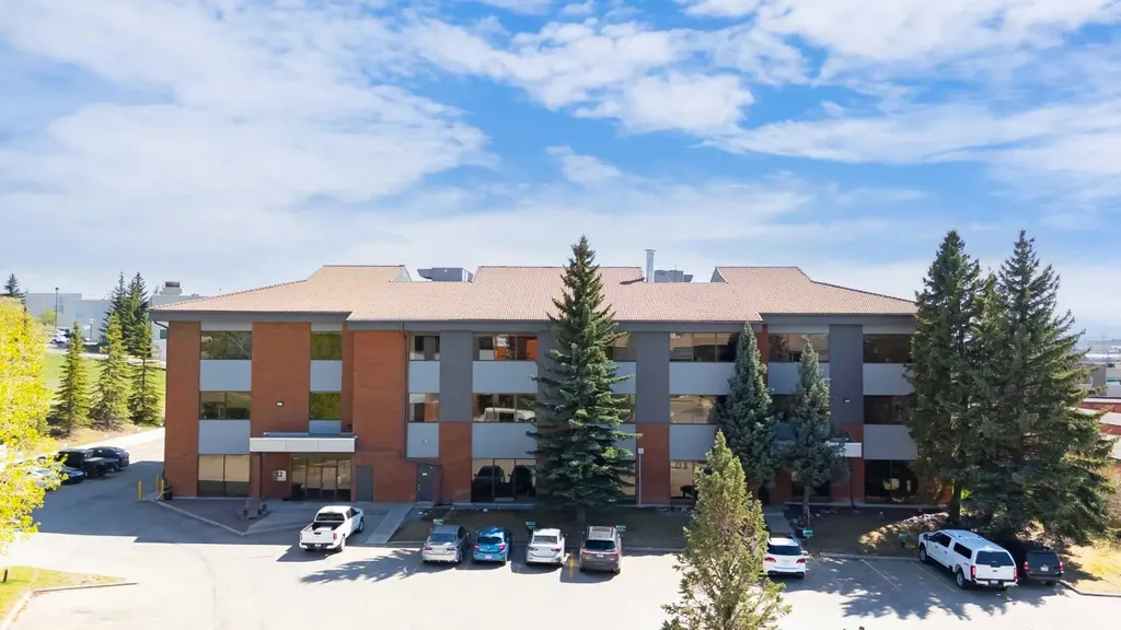 12 Manning Close NE Calgary AB T2E 7N6