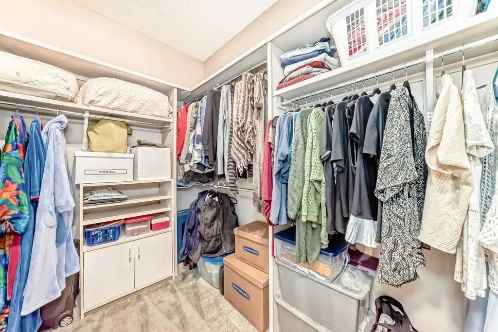 60 Hamptons Terrace NW Calgary AB T3A 5X5