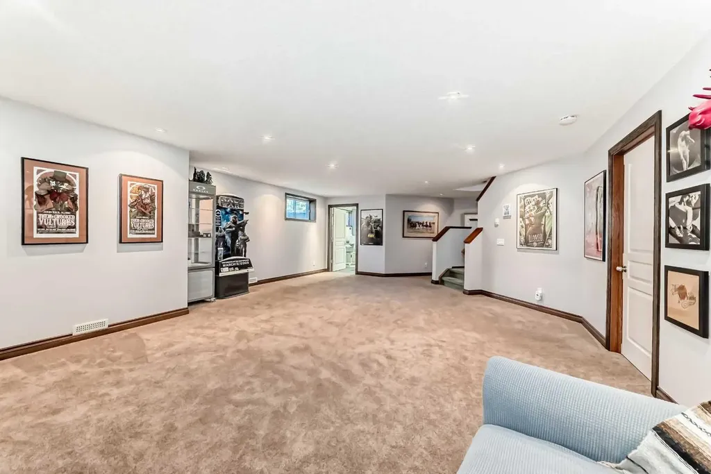 60 Hamptons Terrace NW Calgary AB T3A 5X5