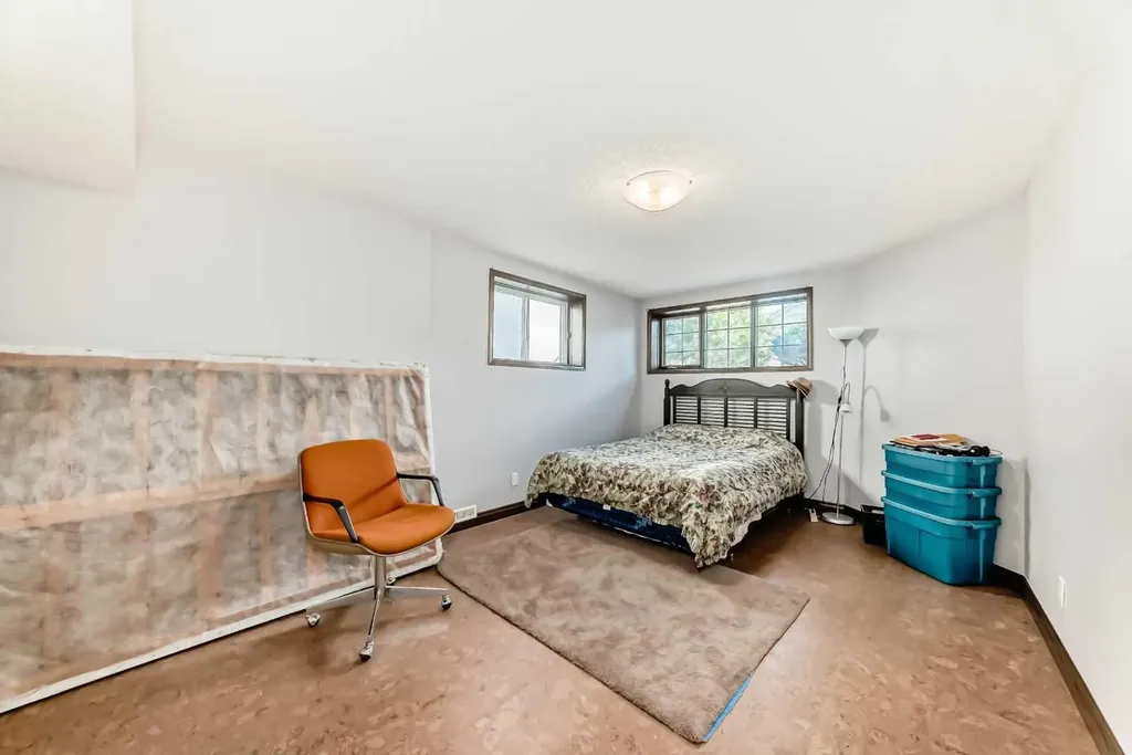 60 Hamptons Terrace NW Calgary AB T3A 5X5
