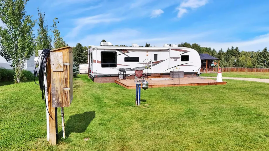 27 Aspen Lane Parkland Beach AB T0C 0M0