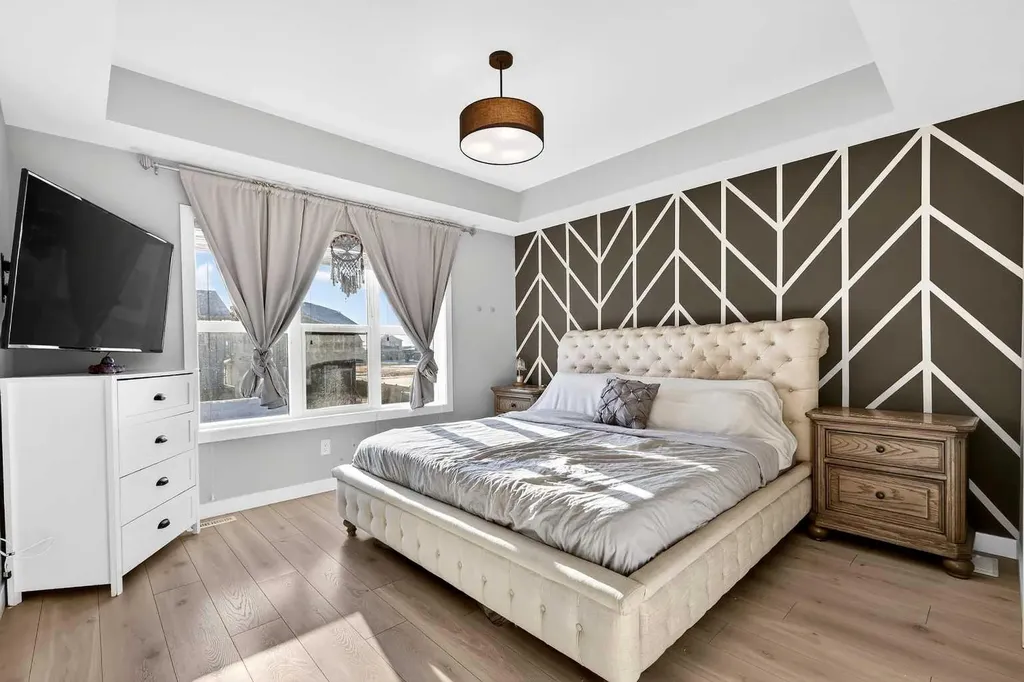 472 West Lakeview Drive Chestermere AB T1X 2A4