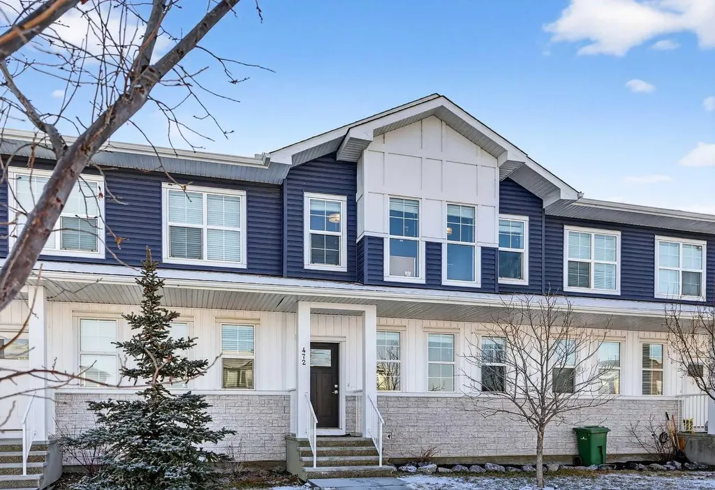 472 West Lakeview Drive Chestermere AB T1X 2A4
