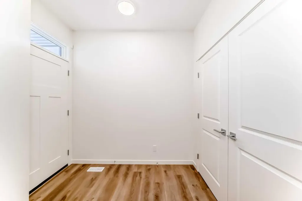 23 Bartlett Crescent SE Calgary AB T3S 0P5
