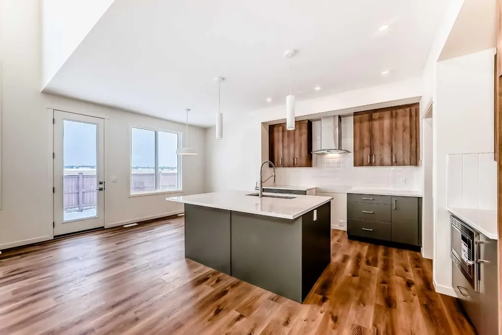 23 Bartlett Crescent SE Calgary AB T3S 0P5