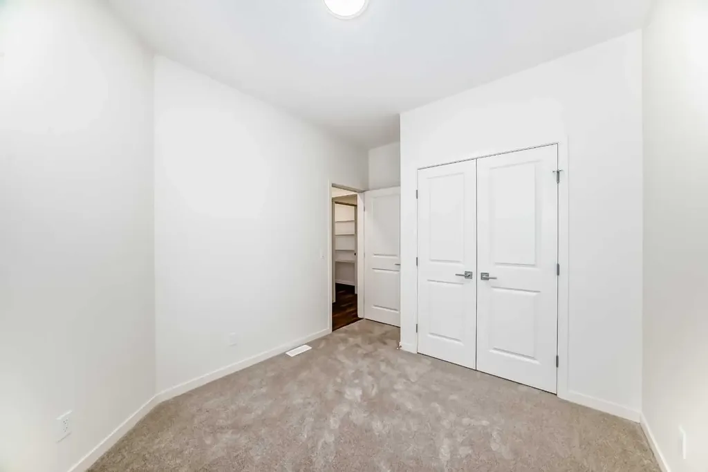 23 Bartlett Crescent SE Calgary AB T3S 0P5