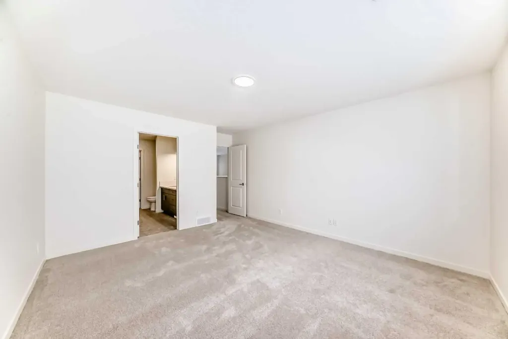 23 Bartlett Crescent SE Calgary AB T3S 0P5