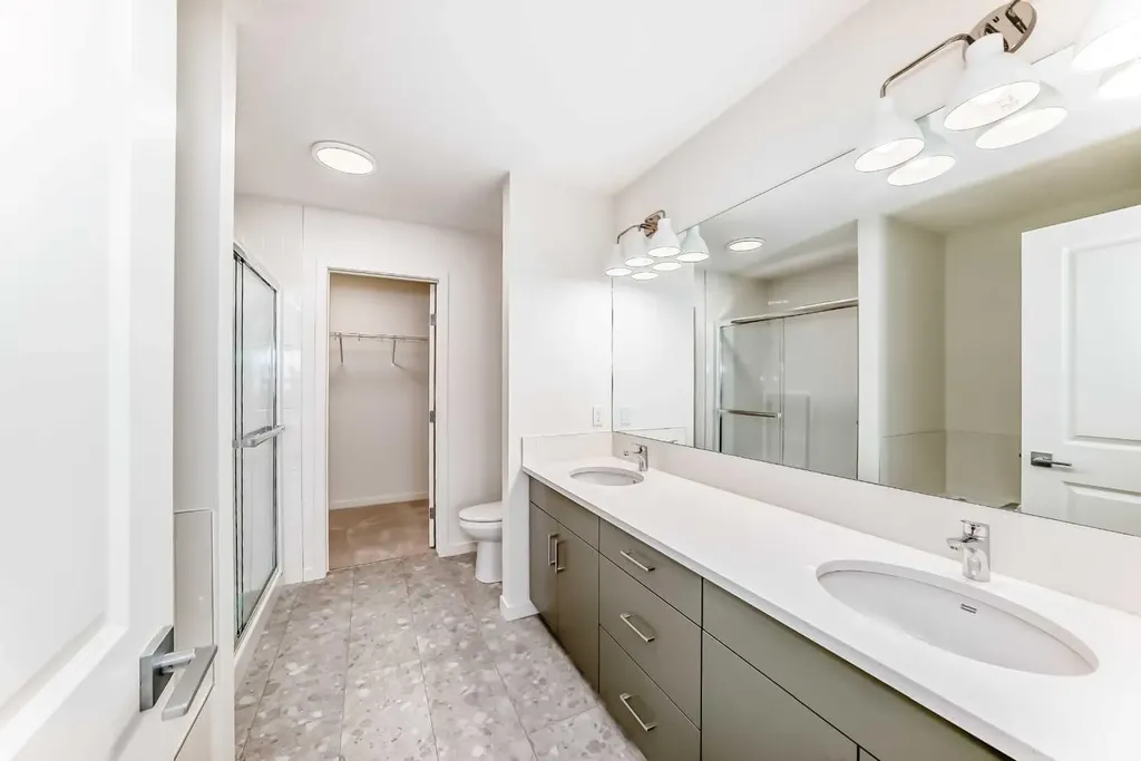 23 Bartlett Crescent SE Calgary AB T3S 0P5