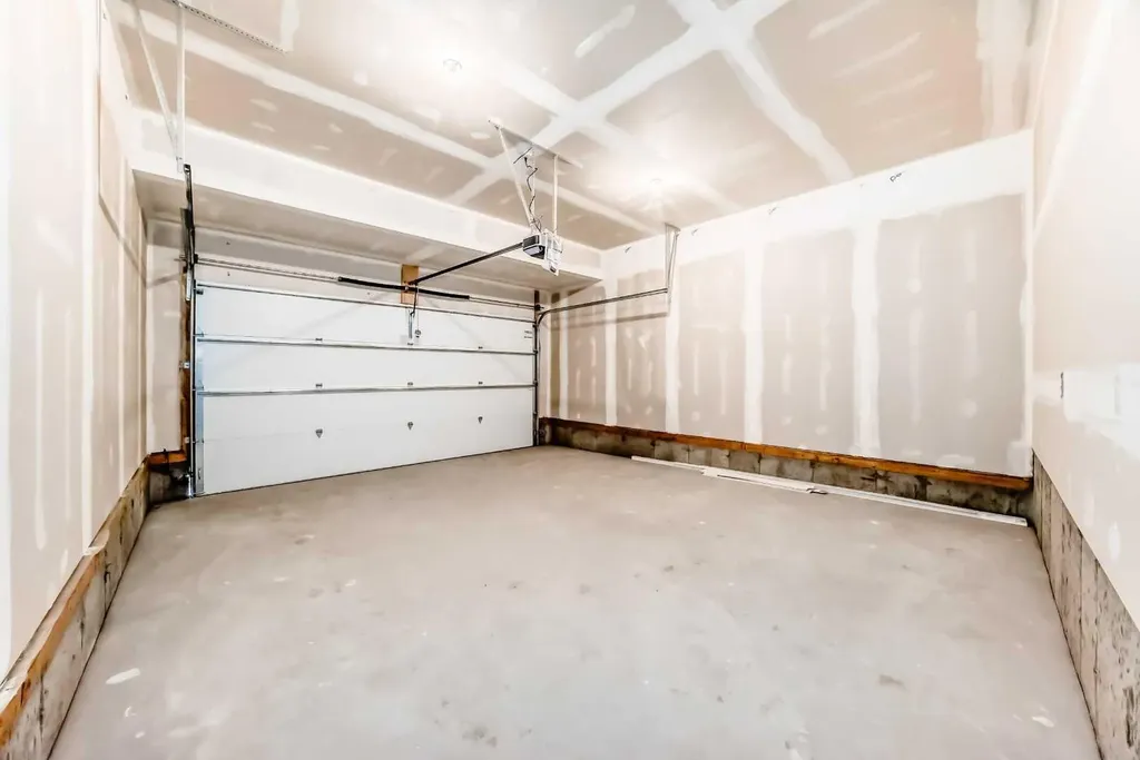 23 Bartlett Crescent SE Calgary AB T3S 0P5