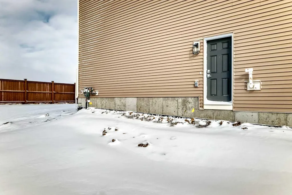 23 Bartlett Crescent SE Calgary AB T3S 0P5