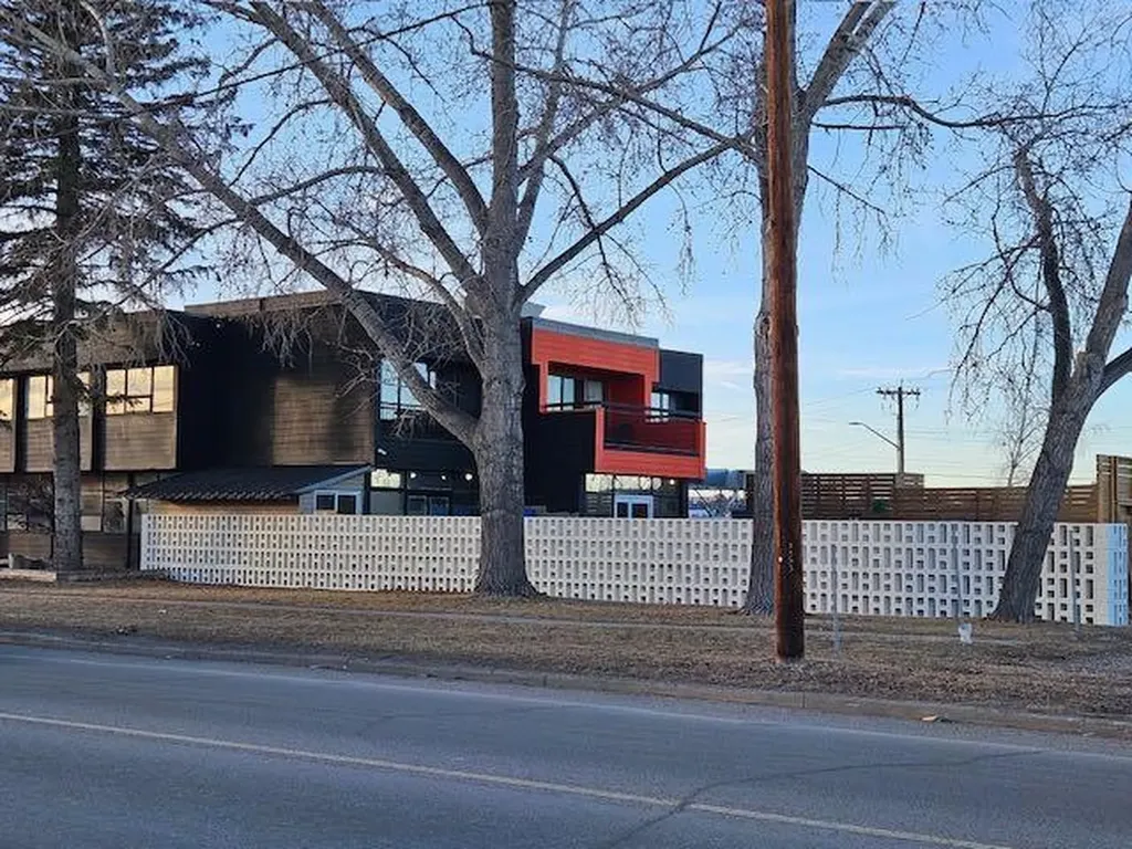 340 50 Avenue SE Calgary AB T2G 2B1