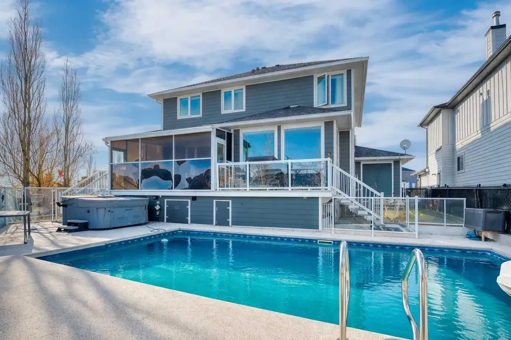 392 Rainbow Falls Way Chestermere AB T1X 1S6
