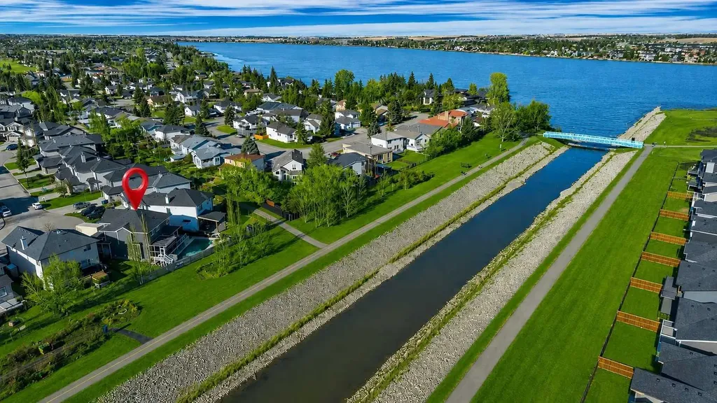 392 Rainbow Falls Way Chestermere AB T1X 1S6