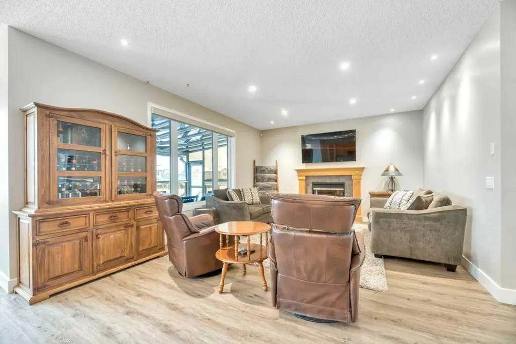 392 Rainbow Falls Way Chestermere AB T1X 1S6
