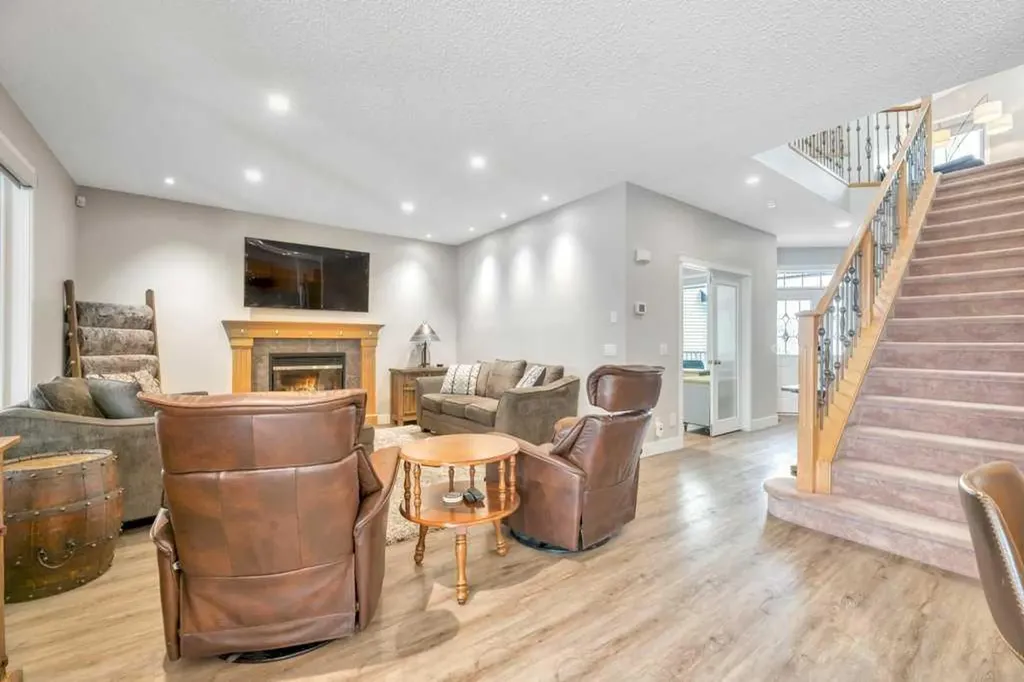 392 Rainbow Falls Way Chestermere AB T1X 1S6