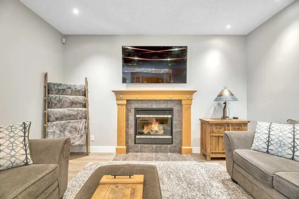 392 Rainbow Falls Way Chestermere AB T1X 1S6