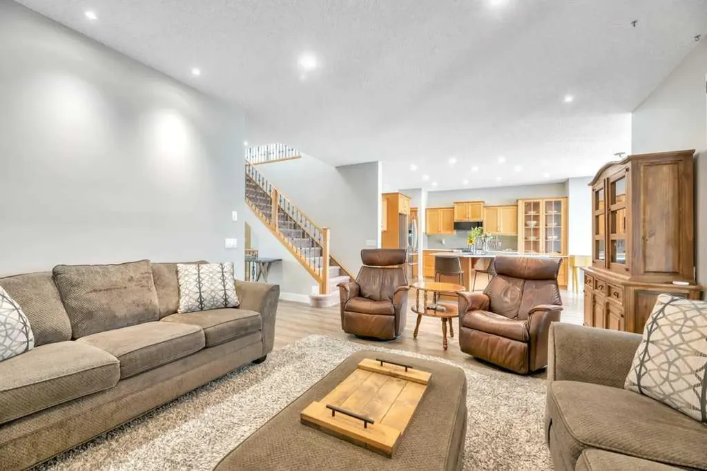 392 Rainbow Falls Way Chestermere AB T1X 1S6
