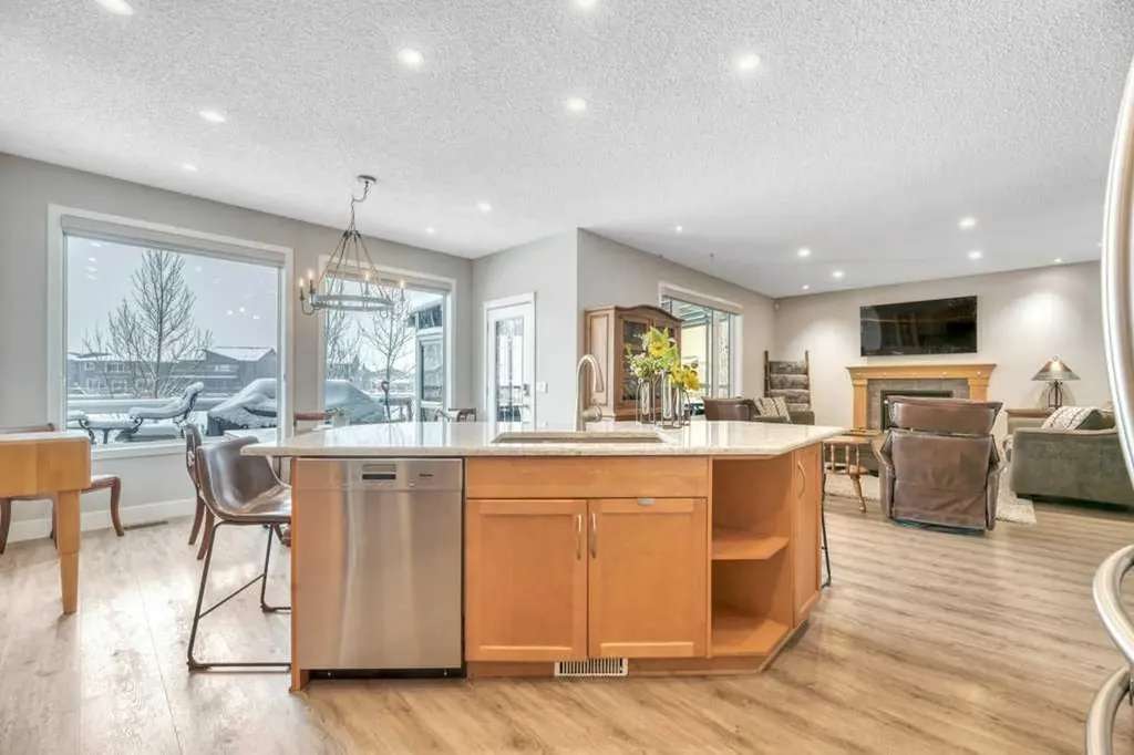 392 Rainbow Falls Way Chestermere AB T1X 1S6