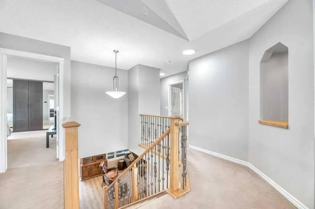 392 Rainbow Falls Way Chestermere AB T1X 1S6