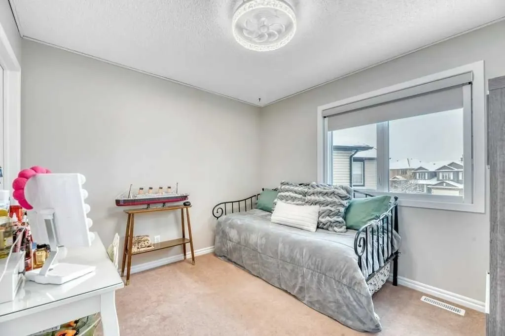 392 Rainbow Falls Way Chestermere AB T1X 1S6