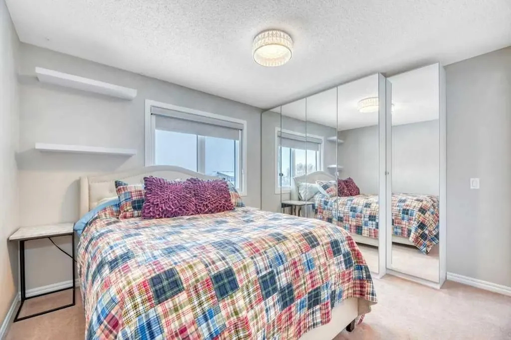 392 Rainbow Falls Way Chestermere AB T1X 1S6