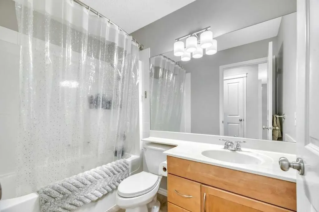 392 Rainbow Falls Way Chestermere AB T1X 1S6