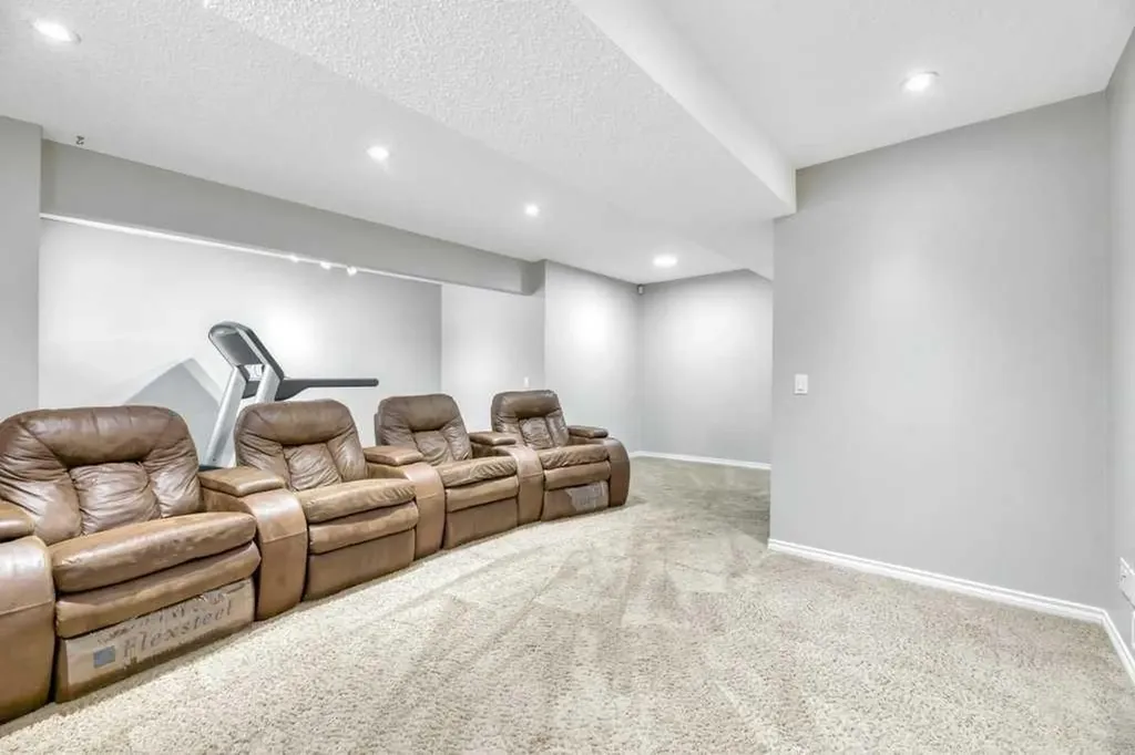392 Rainbow Falls Way Chestermere AB T1X 1S6