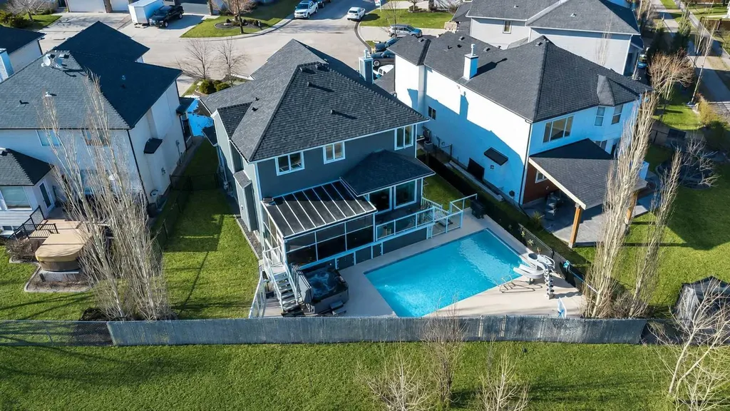 392 Rainbow Falls Way Chestermere AB T1X 1S6