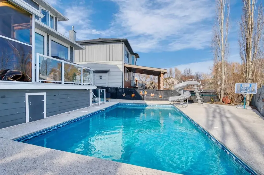 392 Rainbow Falls Way Chestermere AB T1X 1S6
