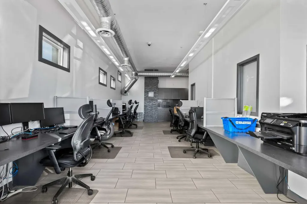1742 10 Avenue SW Calgary AB T3C0J8