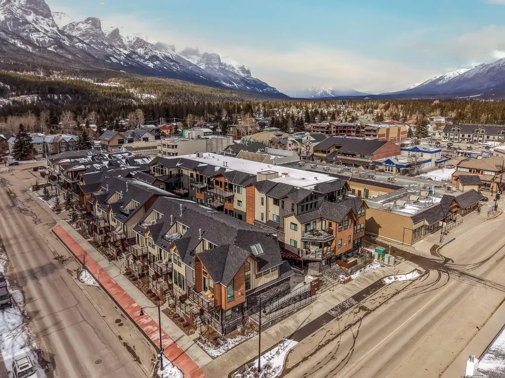 810 7th Street Canmore AB T1W 0N4