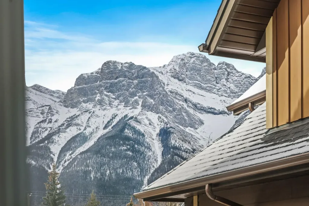 810 7th Street Canmore AB T1W 0N4