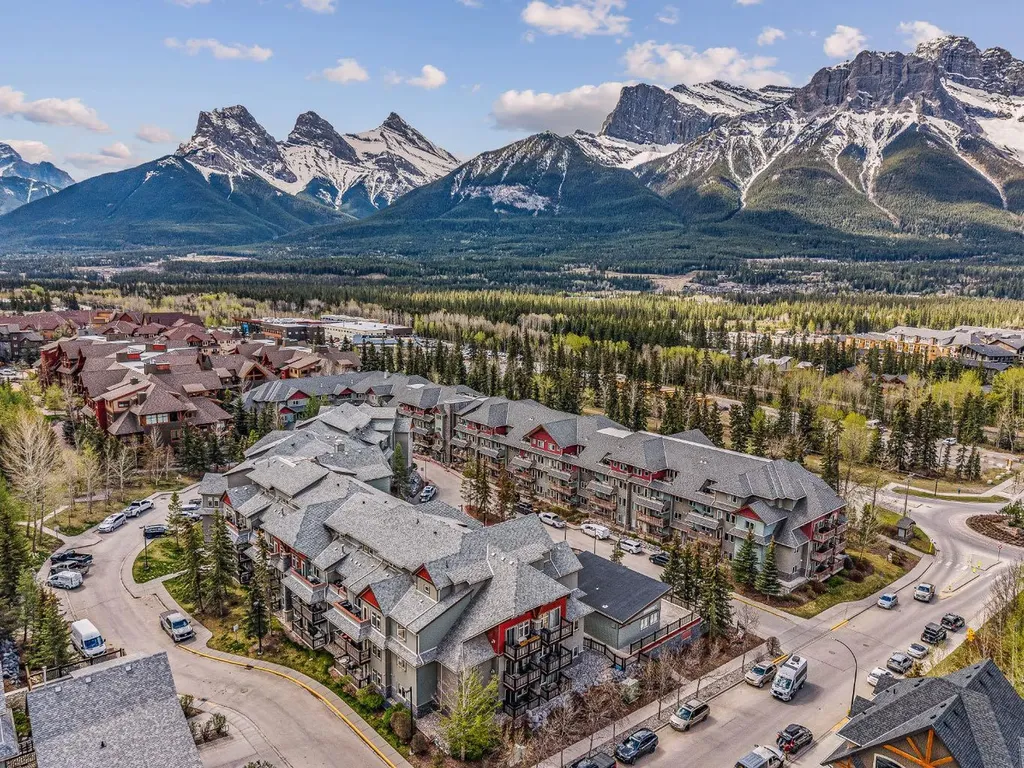 101 Montane Road Canmore AB T1W 0G2