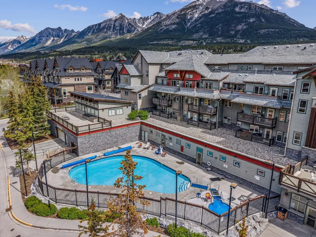 101 Montane Road Canmore AB T1W 0G2