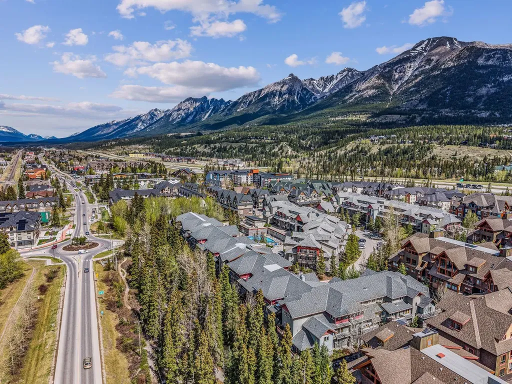 101 Montane Road Canmore AB T1W 0G2