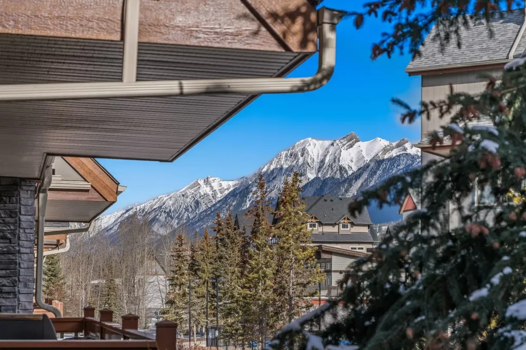 101 Montane Road Canmore AB T1W 0G2