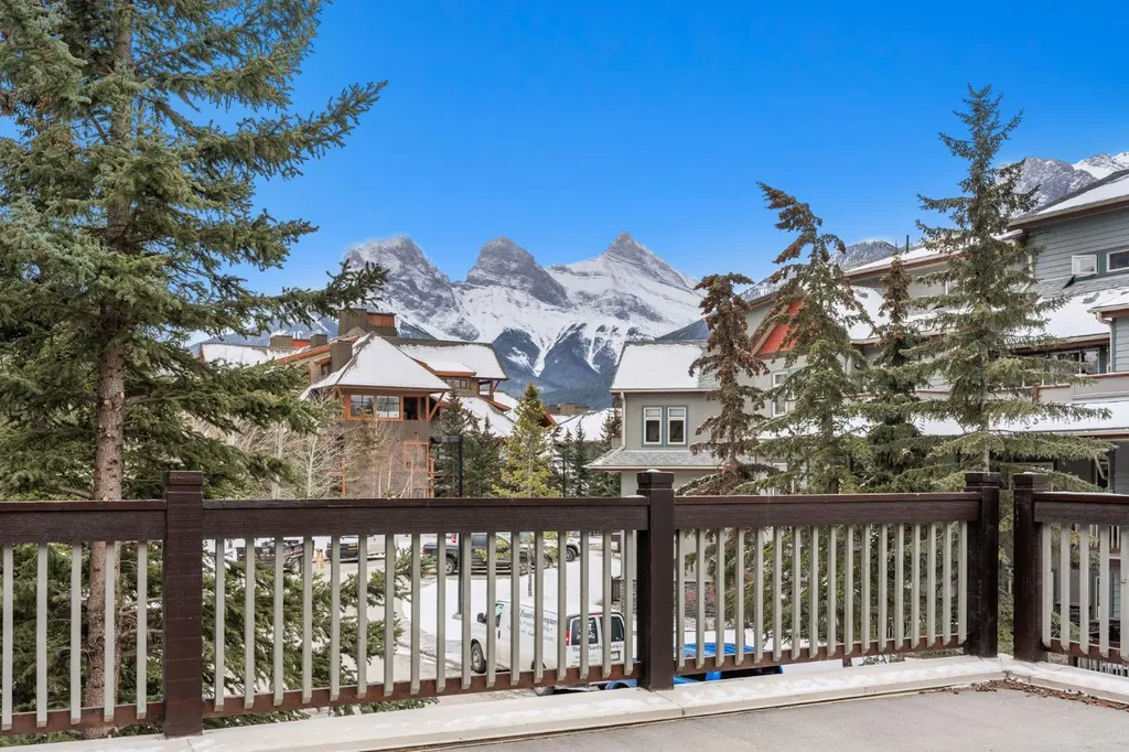 101 Montane Road Canmore AB T1W 0G2